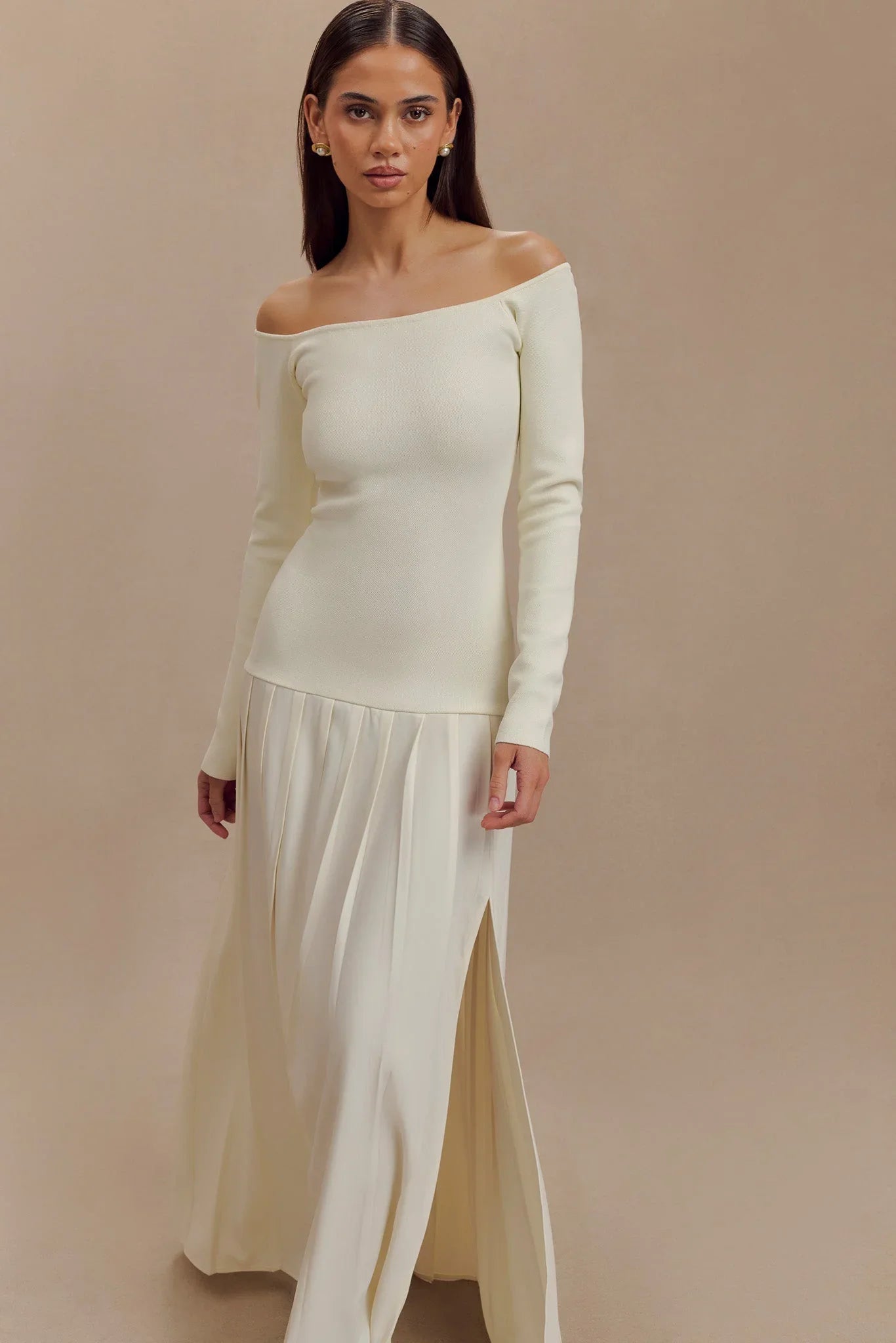 GEBREIDE OFF-SHOULDER DRESS