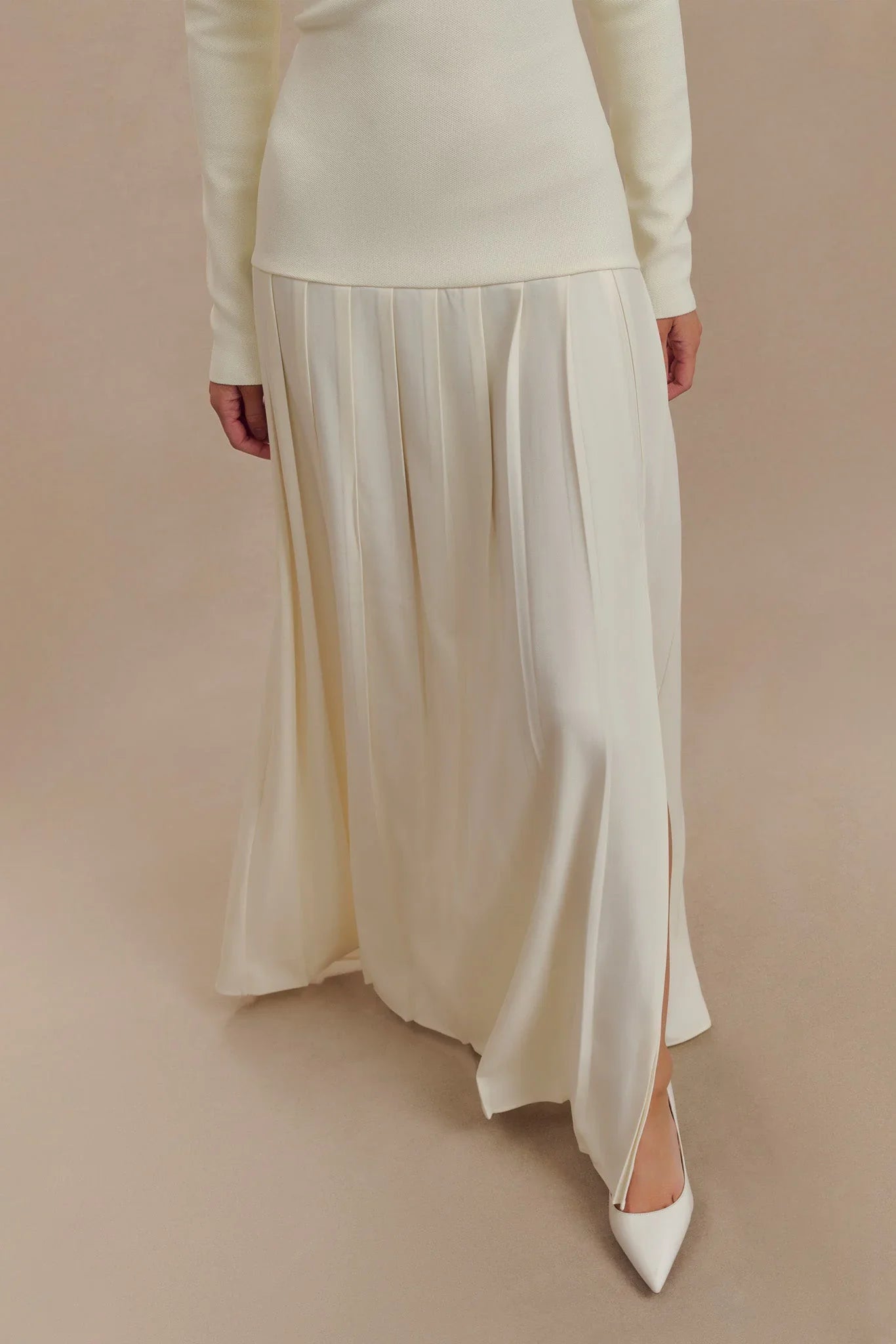 GEBREIDE OFF-SHOULDER DRESS